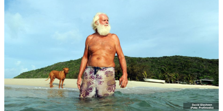 Příběh milionáře, který žije 23 let na ostrově